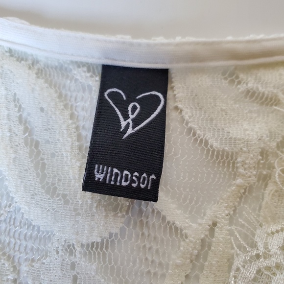 WINDSOR | Cream Lace V neck Dress - Picture 4 of 7